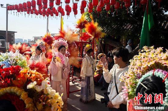 天南地北過(guò)新年