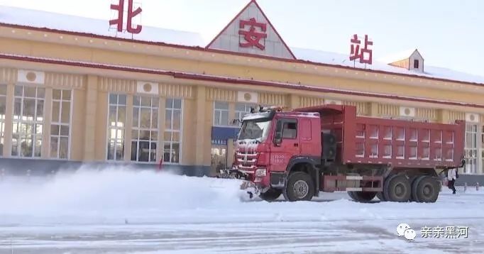 eb8000怎么用,杭州多家小店用造雪機(jī)吸引客流